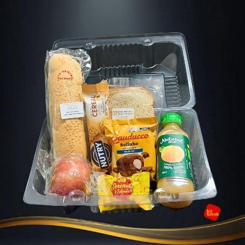 Kit lanche completo em caixa box para evento corporativo com sanduíches, suco, fruta e snacks embalados individualmente, fácil de distribuir e higienizado