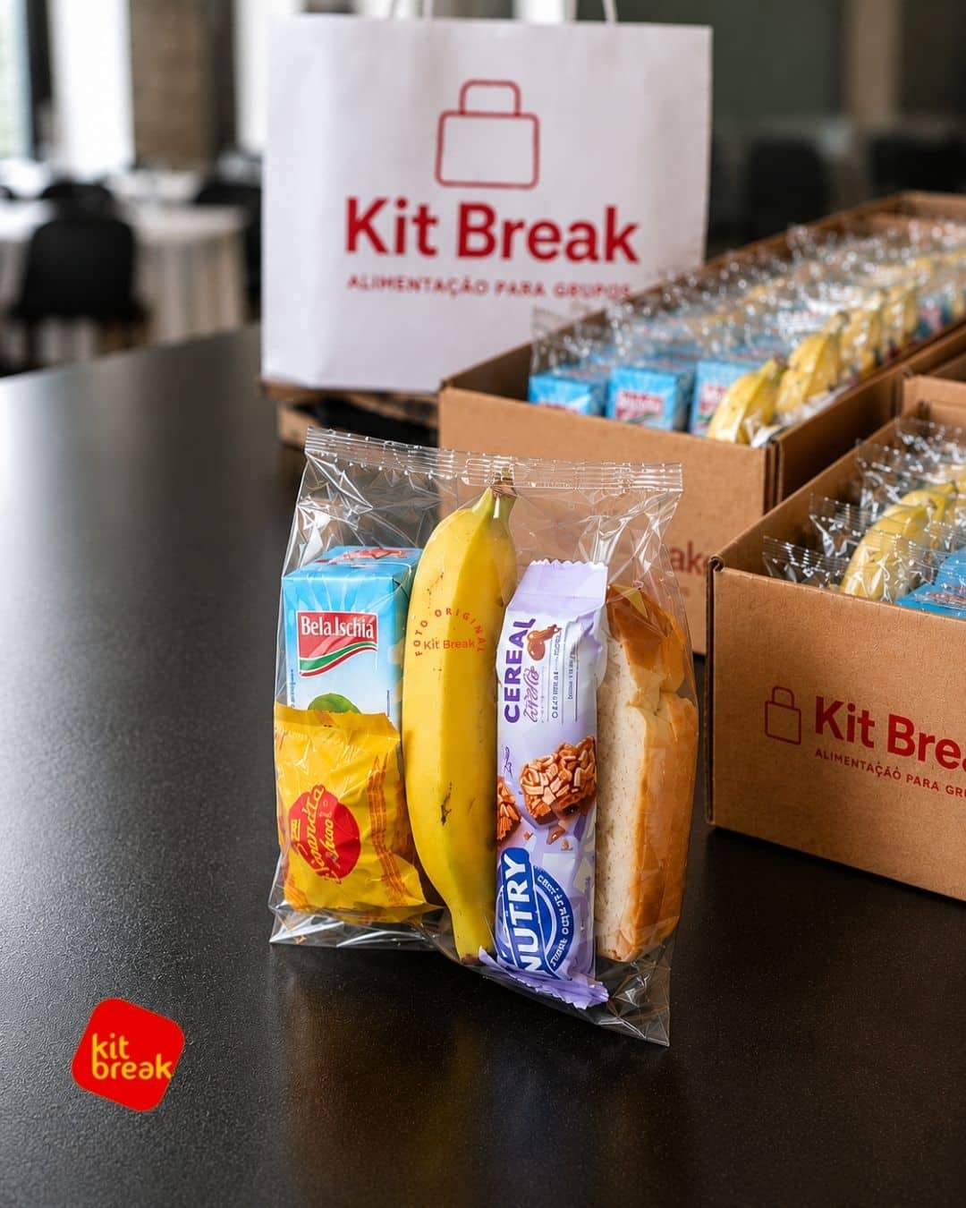 kit lanche para evento corporativo no RJ com kits organizados em caixas e distribuição prática
