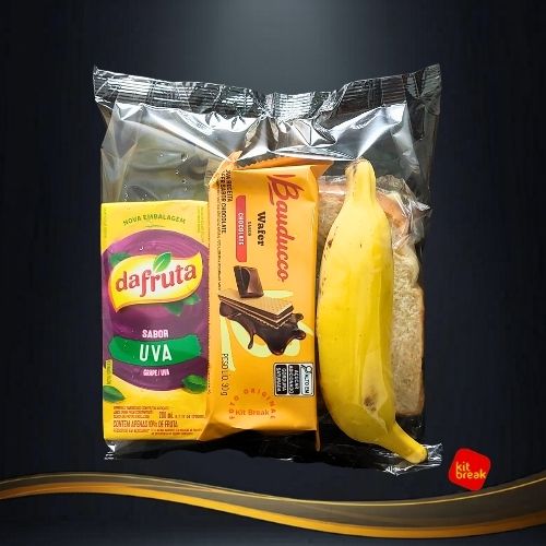 Kit Lanche para Excursão de Ônibus | Fácil Distribuição. 5 Kit lanche para estrada no Rio de Janeiro com suco de uva, wafer de chocolate, banana e sanduíche.