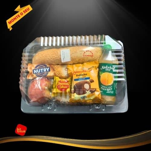 Kit lanche individual reforçado com suco, fruta, bolo, cereal e chocolate para eventos longos.